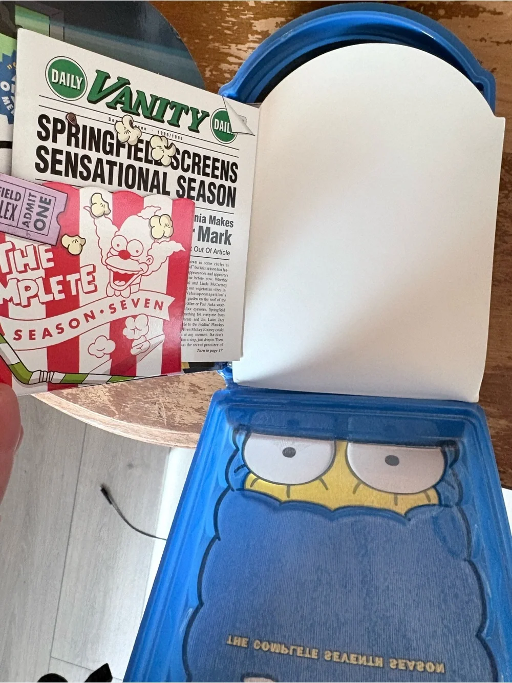 The Simpsons Collector's Edition DVD Season Set -seasons 6,7,8,9. Brand new! - Picture 8 of 10